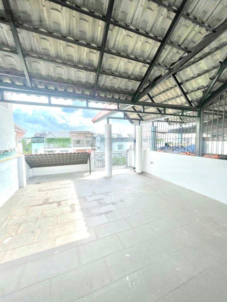 Nhà mới ở ngay, mặt tiền Q8, diện tích khủng 120m2 (5x24m), ô tô vào nhà, tặng full nội thất xịn