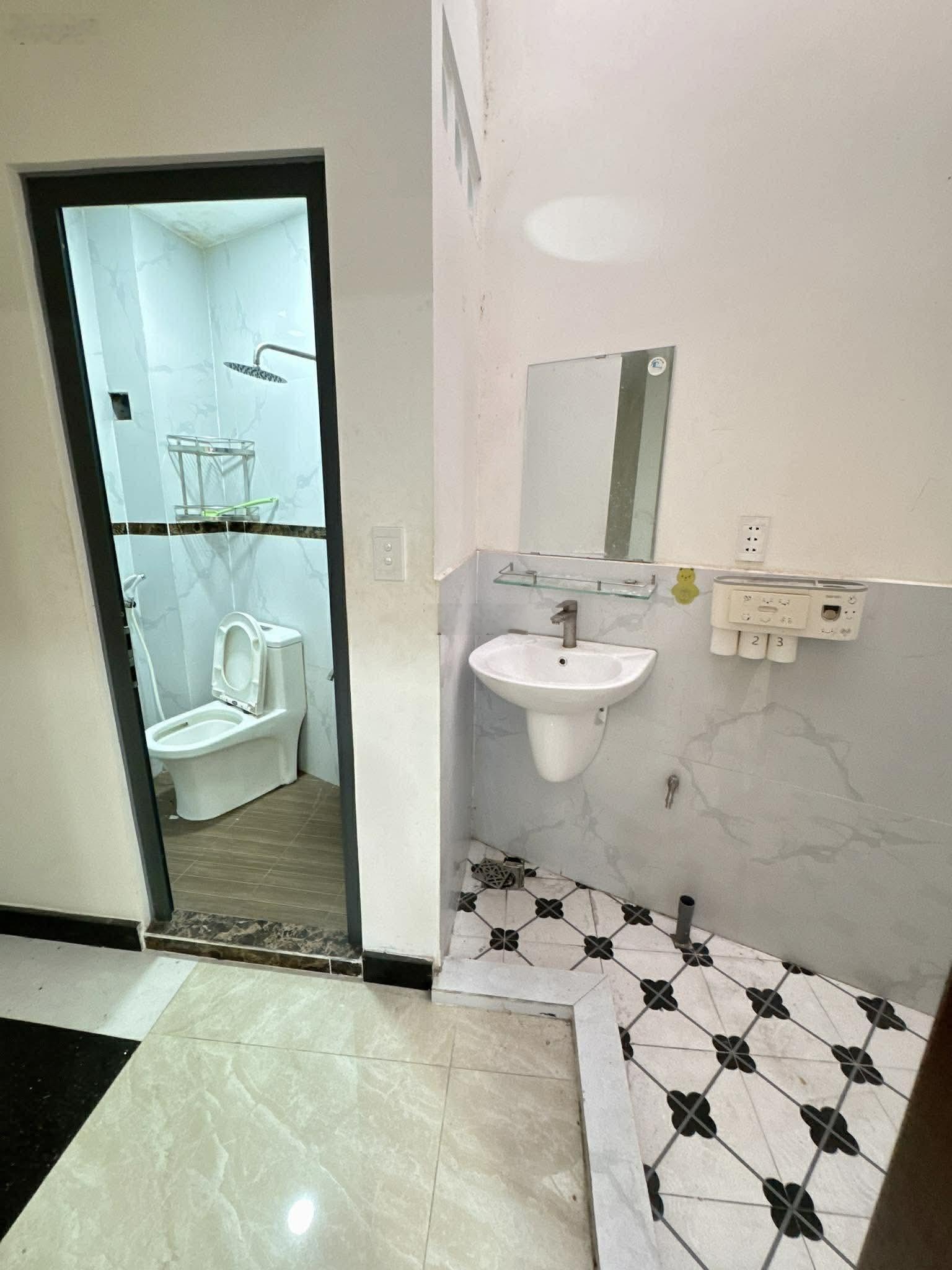 Xô Viết Nghệ Tĩnh - Bình Thạnh - hẻm ba gác - chỉ 3 đồng mốt