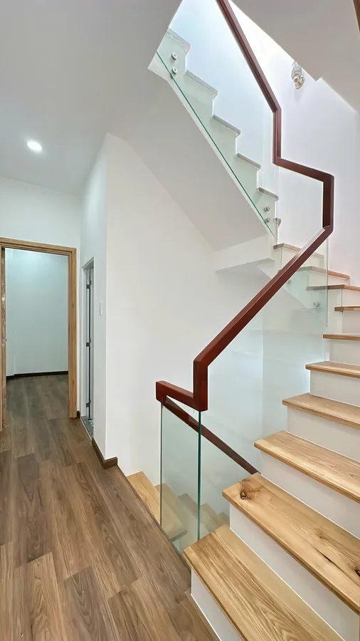 Bán nhà riêng tại Khánh Hội, Q4, HCM, giá ưu đãi 6,4 tỷ, 39m2