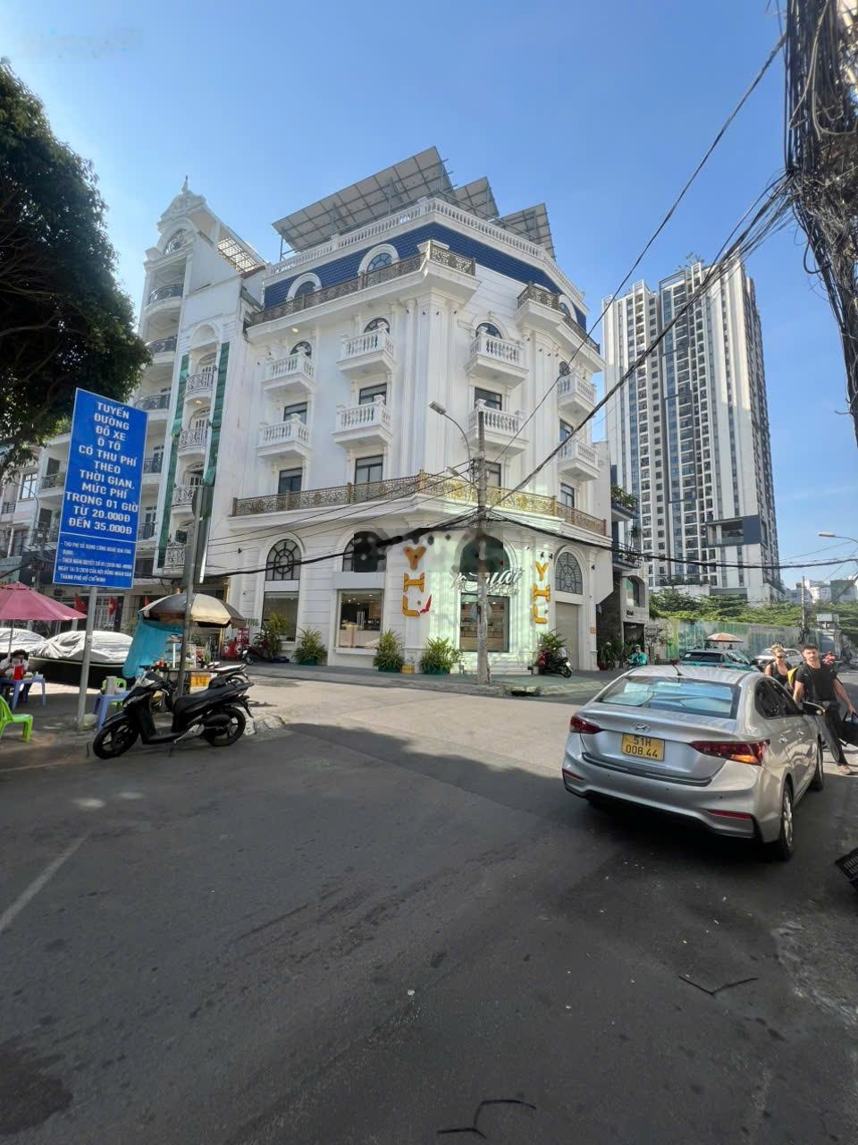 Đẹp quá!!Bán góc 2MT Đường Cách Mạng Tháng 8-DT: 12x15m-1H7T -HĐT : 250tr- Giá 79 tỷ