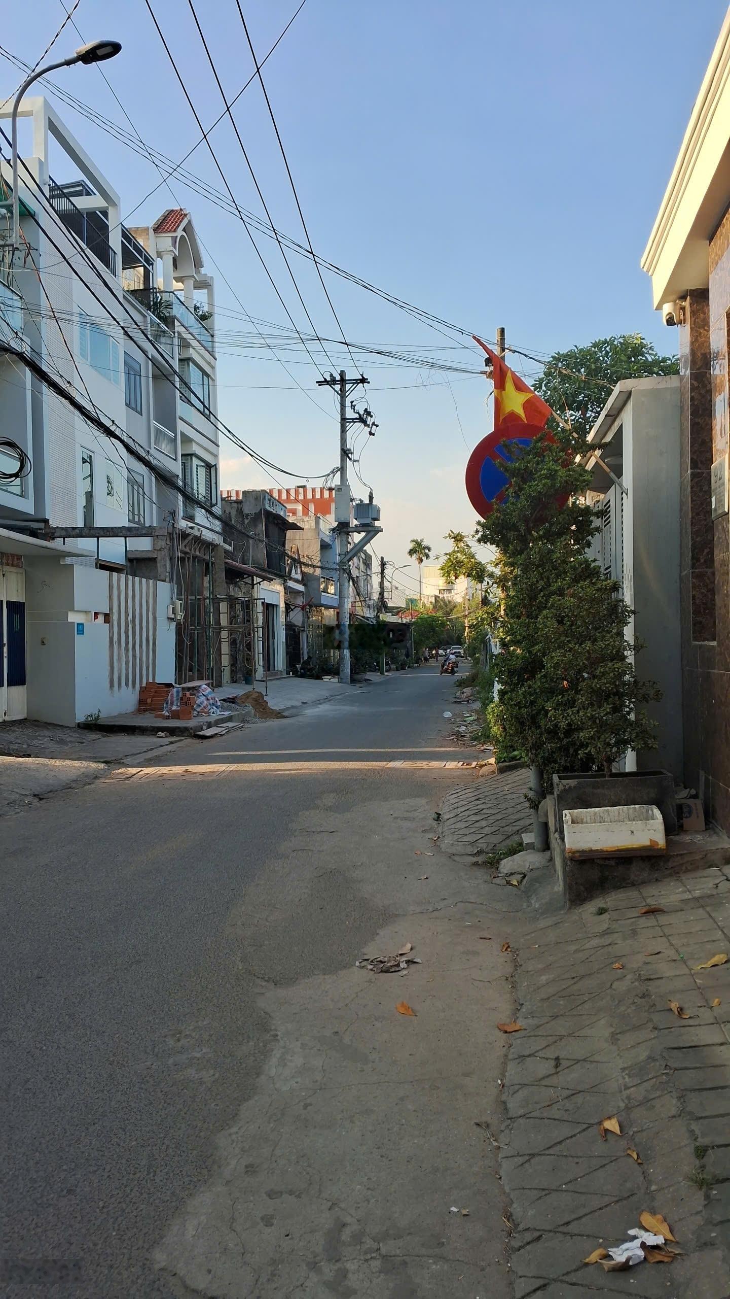 Bán lô đất full thổ cư 123m2, ngang 7m, hiệp bình chánh, đường xe tải thông ra hiệp bình, 6 tỷ 7