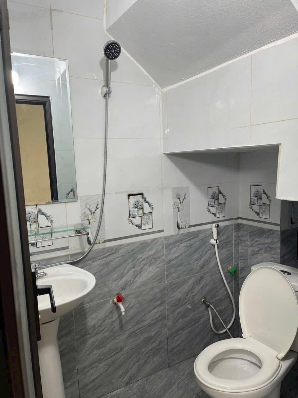 Nhà mới tinh dọn về ở ngay trung tâm đồng kỵ