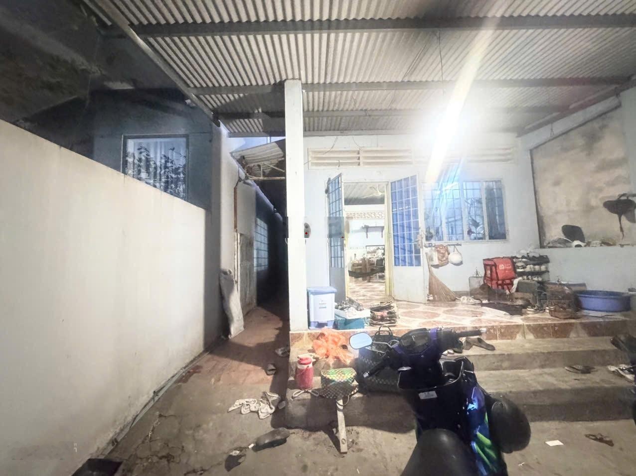 Bán nhà kp2 gần hồ bơi phương nam phường Trảng Dài Dt: 200m2 thổ cử - Chỉ 3,3 tỷ