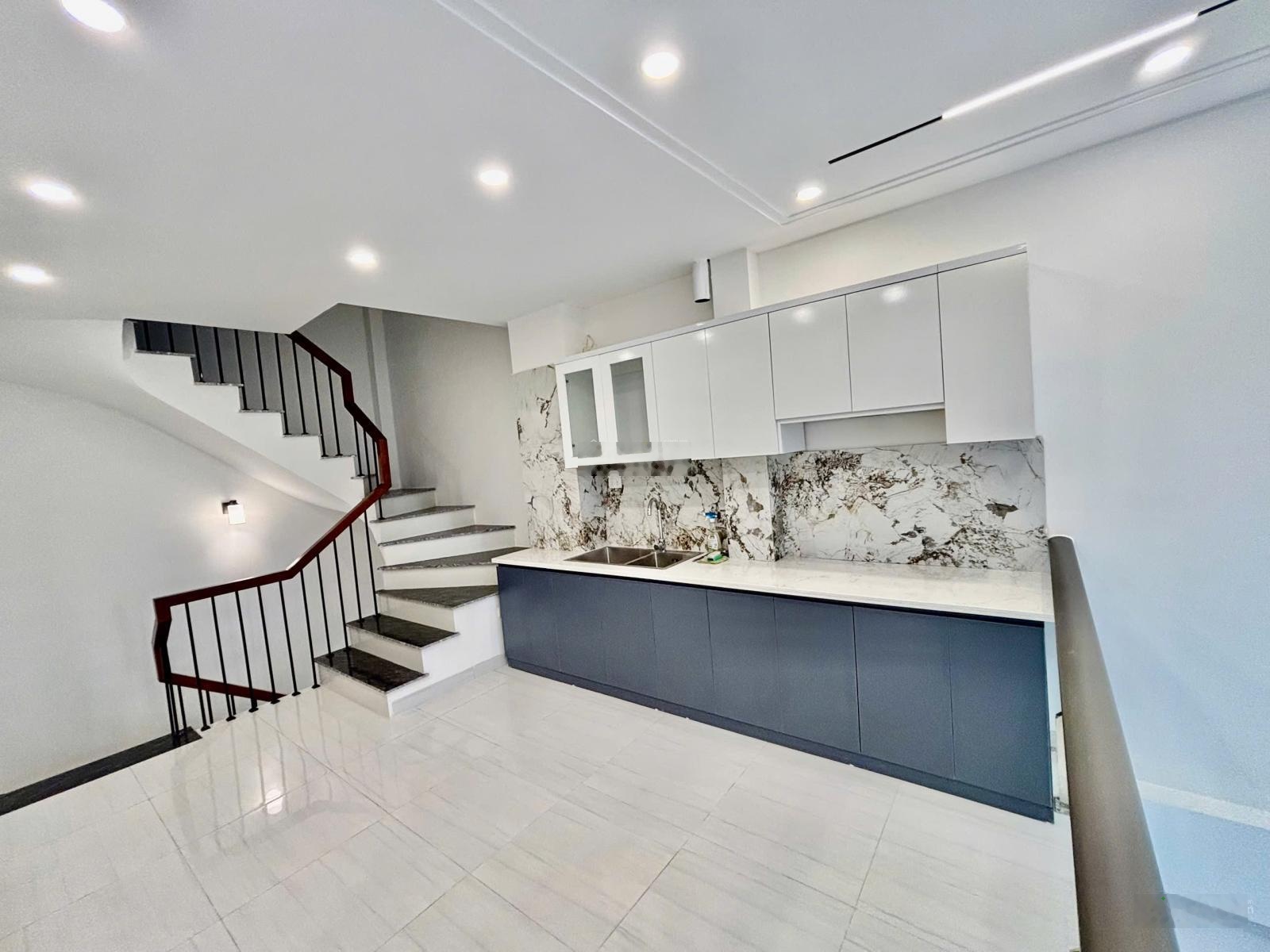 Hiếm nhất tại ngõ 61 phố Trạm - 32m 6tầng nhà mới - chỉ 7.3 tỷ ngõ rộng - không ngõ chung ạ.