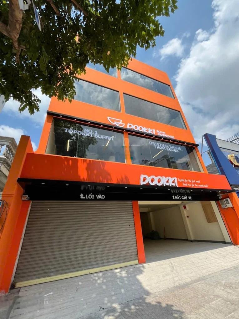 Bán Nhà Vị Trí Đẹp Siêu Khan Hiếm Mặt Tiền Khu Sân Bay - Tân Bình - (11x20m) - 5 Tầng - Giá: 47 Tỷ