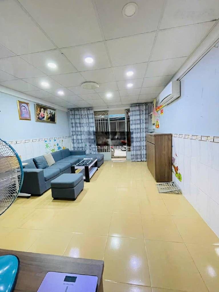 Nhà 2 mặt tiền HXH và 3 gác thông Bùi Minh Trực.Vị trí siêu đẹp Q8.Nhà chính chủ. Giá chỉ nhỉnh 5tỷ