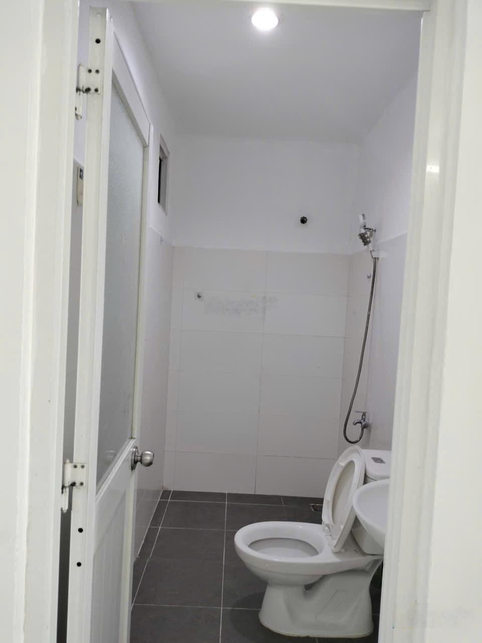 Cho thuê căn hộ 2pn - Trống mới sơn*view phạm hữu lầu -Cc BellezaQ7- Dt 57m2- Giá 8 triệu