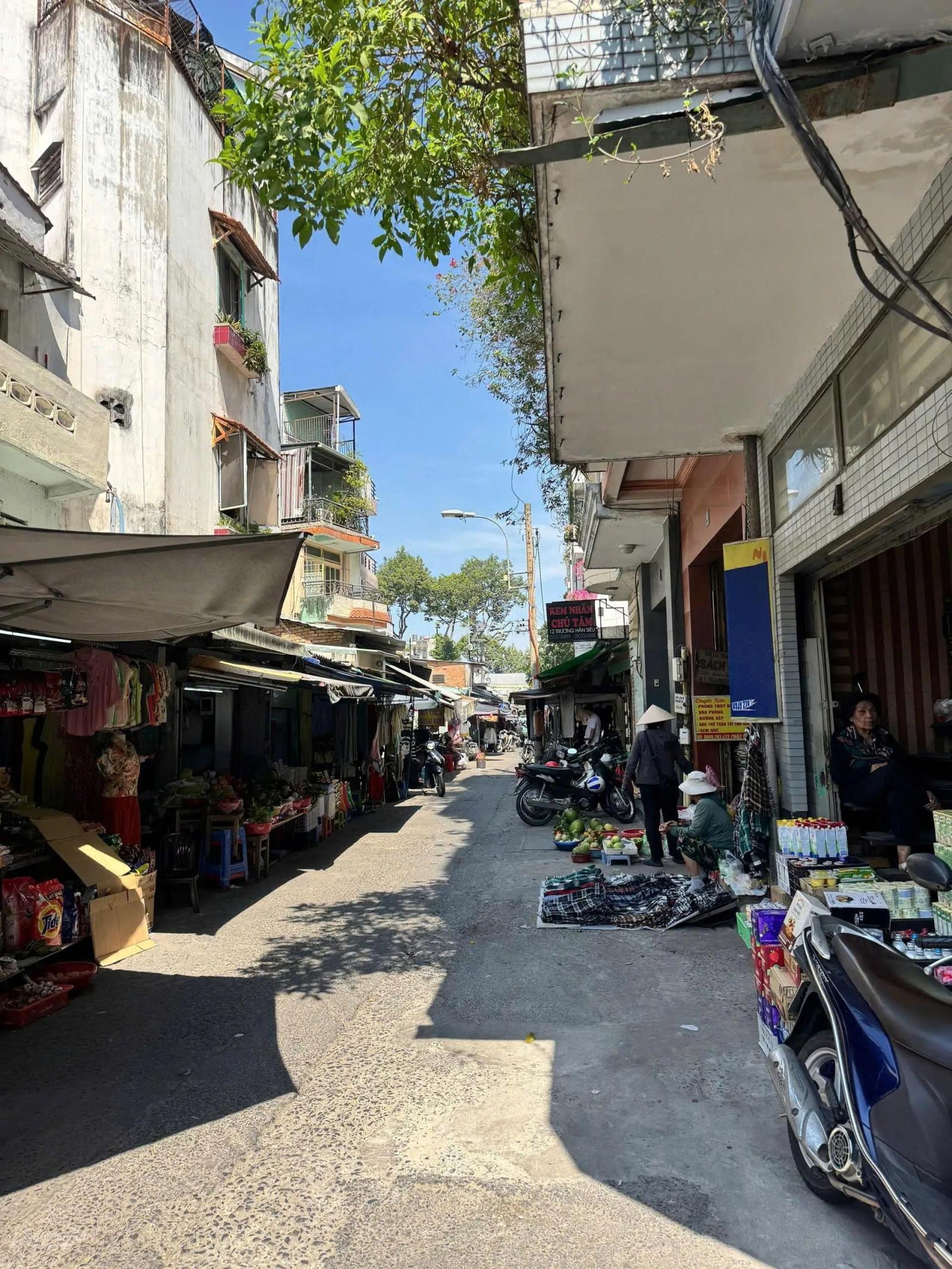 Chỉ 9,8 tỷ - cho thuê 42 triệu - nhà 4 tầng mặt đường Trương Hán Siêu, P. Đa Kao,Q1-DT:3,85 x 9,3 m