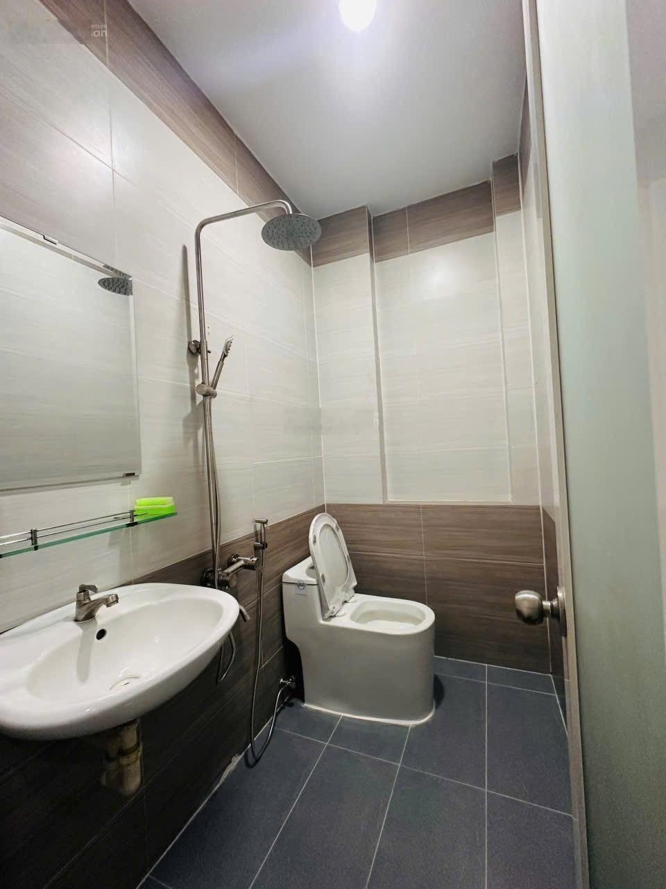 Bán nhà phố liền kề 5PN, 5WC, 53m2 tại Nguyễn Ảnh Thủ, Hiệp Thành, Quận 12, HCM, 5,98 tỷ