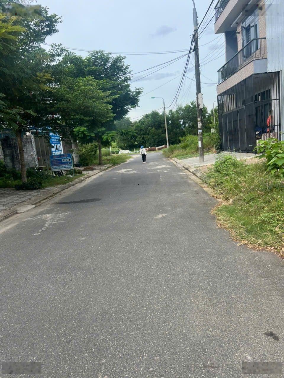 Đất tái định cư nam nhà vườn 107m2 gần khu thương mại tự do.