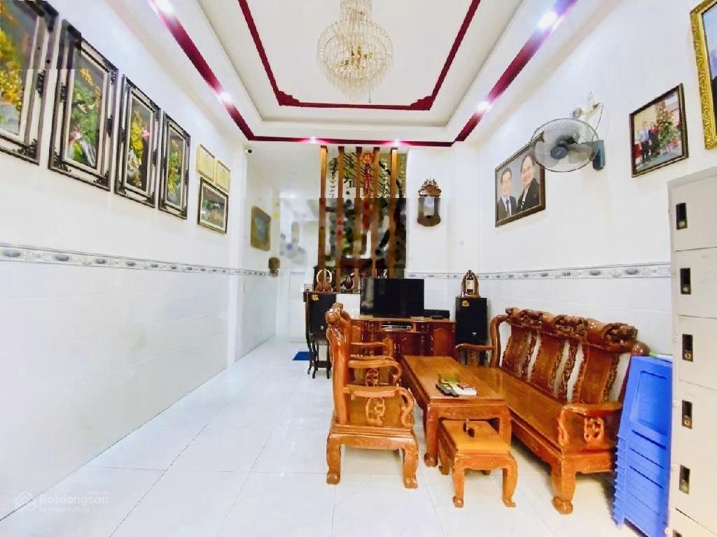 Bán nhà Bờ Bao Tân Thắng, ngay Eaon Tân Phú, gần Đại Học Công Thương, hẻm xe hơi thông.