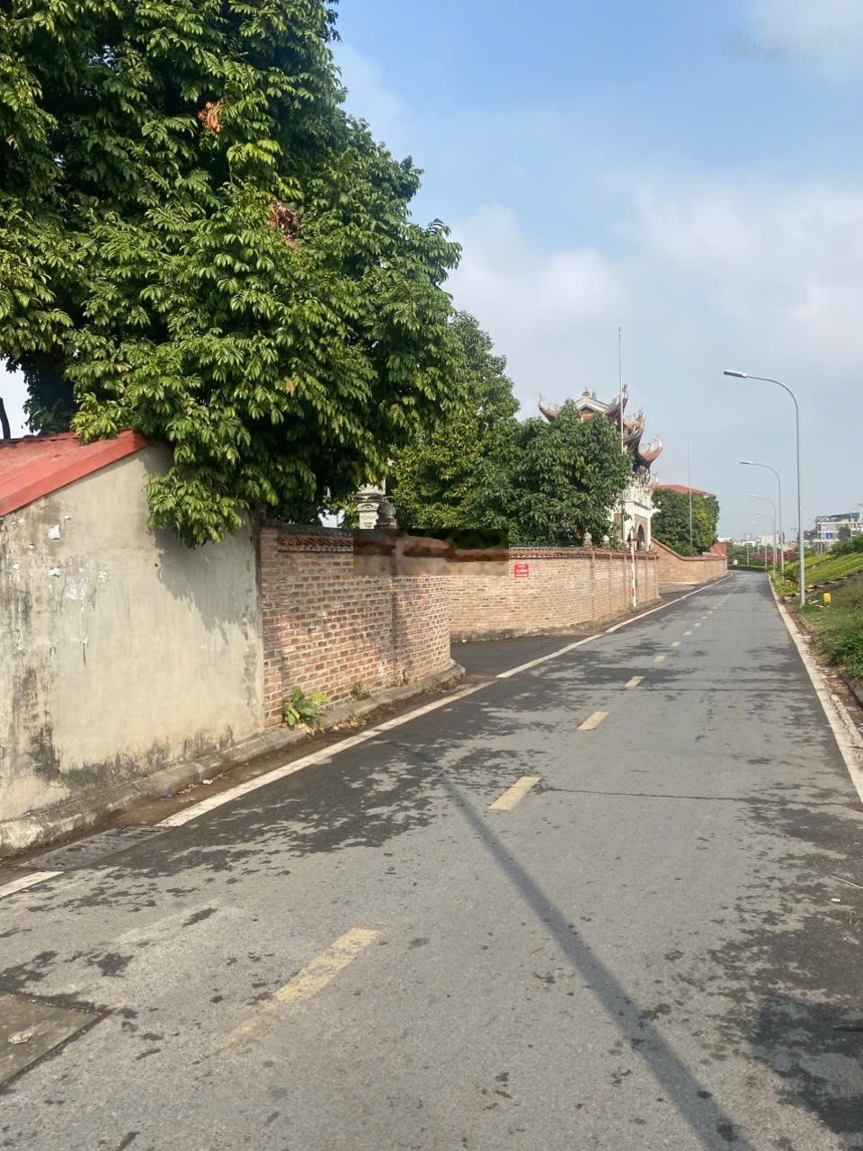 Bán đất tại Ngọc Thụy, Long Biên, Giá 11 Tỷ, 100m2, Pháp lý đầy đủ, Mặt tiền 7m, Ngõ vào 4m, hot!