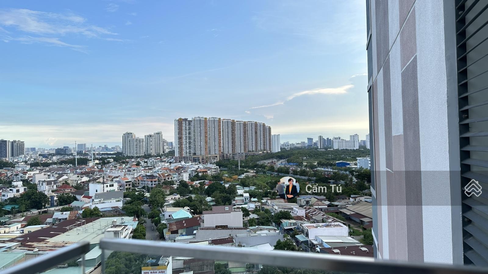 Thiện chí bán căn 3 phòng ngủ, 2 wc, ban công đông nam, tầng cao. gọi tú cata 0909931237 để xem nhà