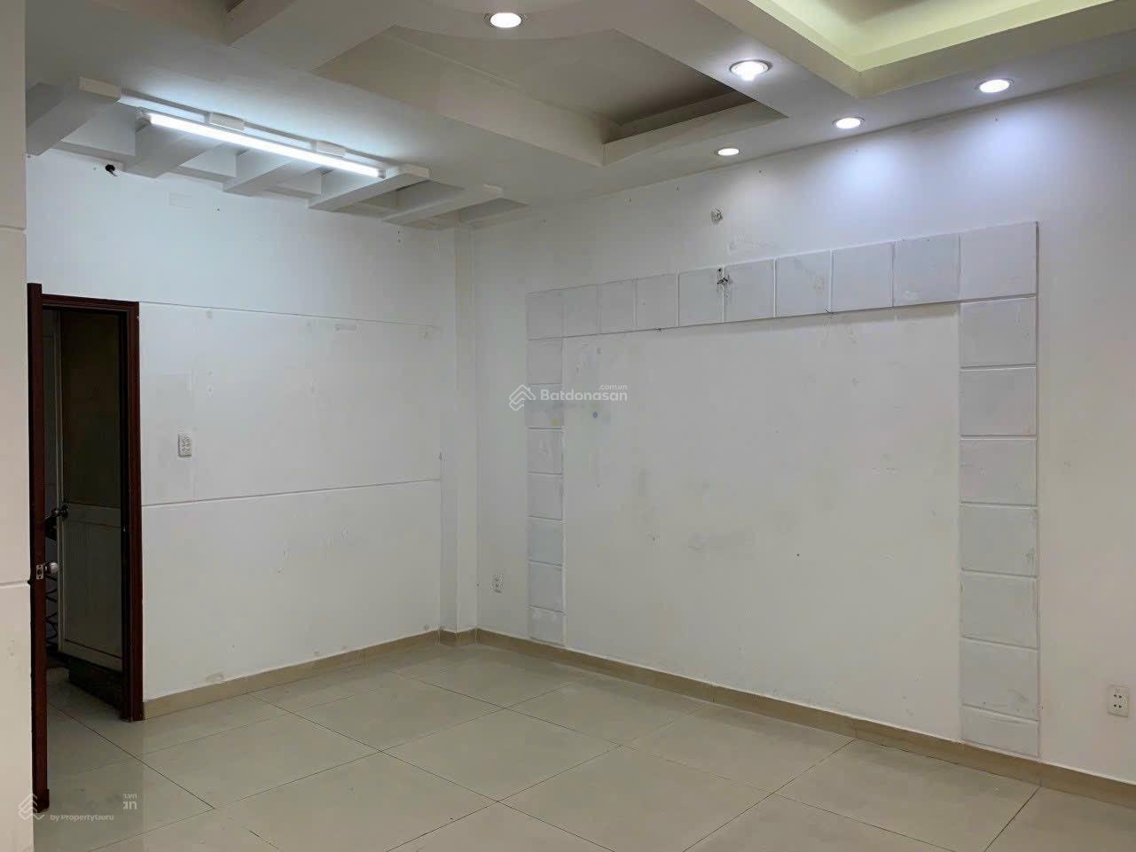 Cho thuê phòng cửa sổ tầng 3 giá 3.5 triệu