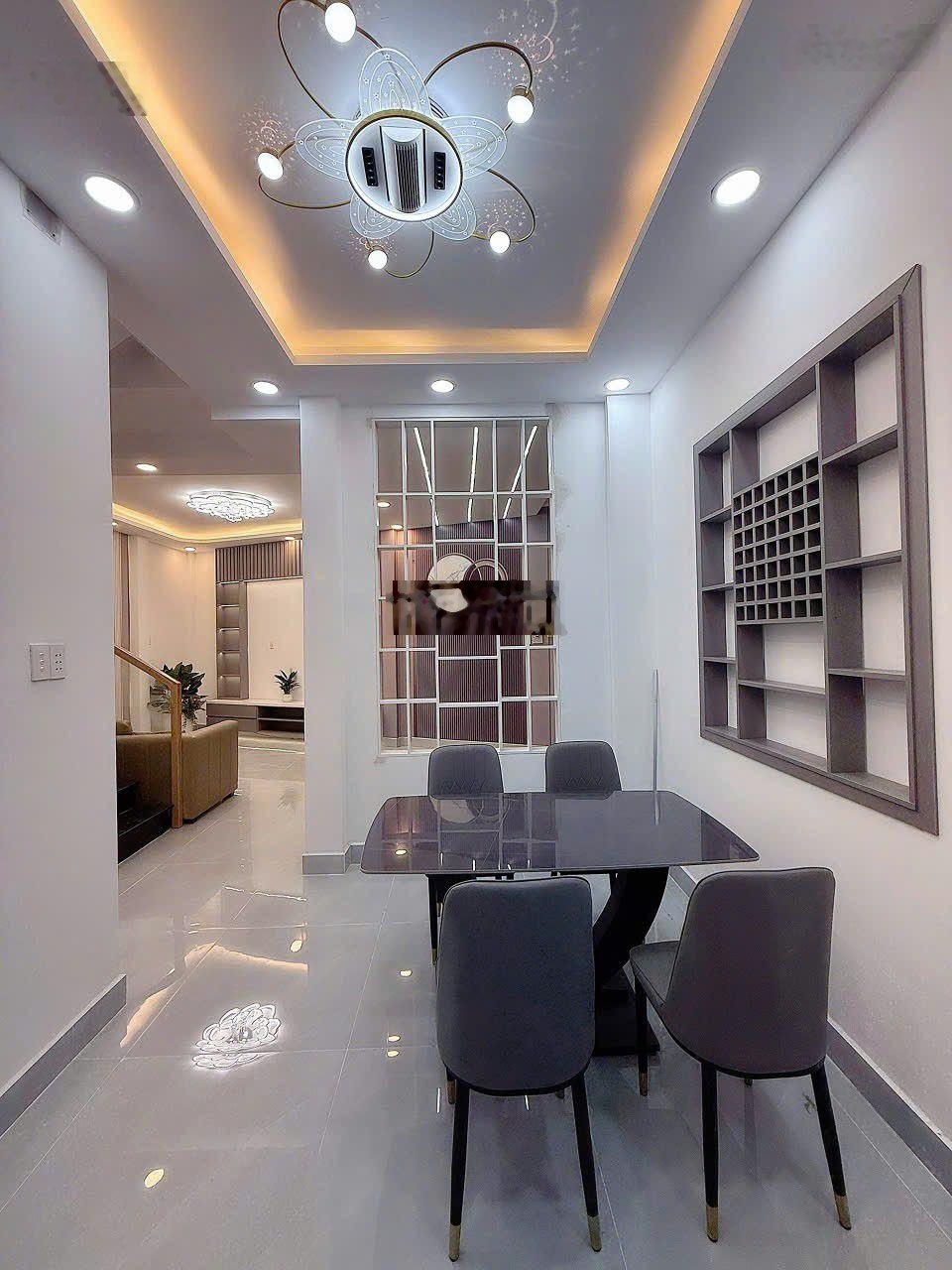 Bán nhà thị trấn hóc môn - hẻm oto tới cửa - 43m2 - 4pn - giá 3.5 tỷ