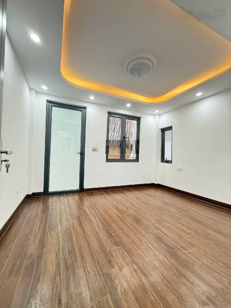 Về ở đón TẾT nhà Lạc Long Quân, phân lô, sát phố, full nội thất ở ngay 42m2 chỉ 11.2 tỷ.