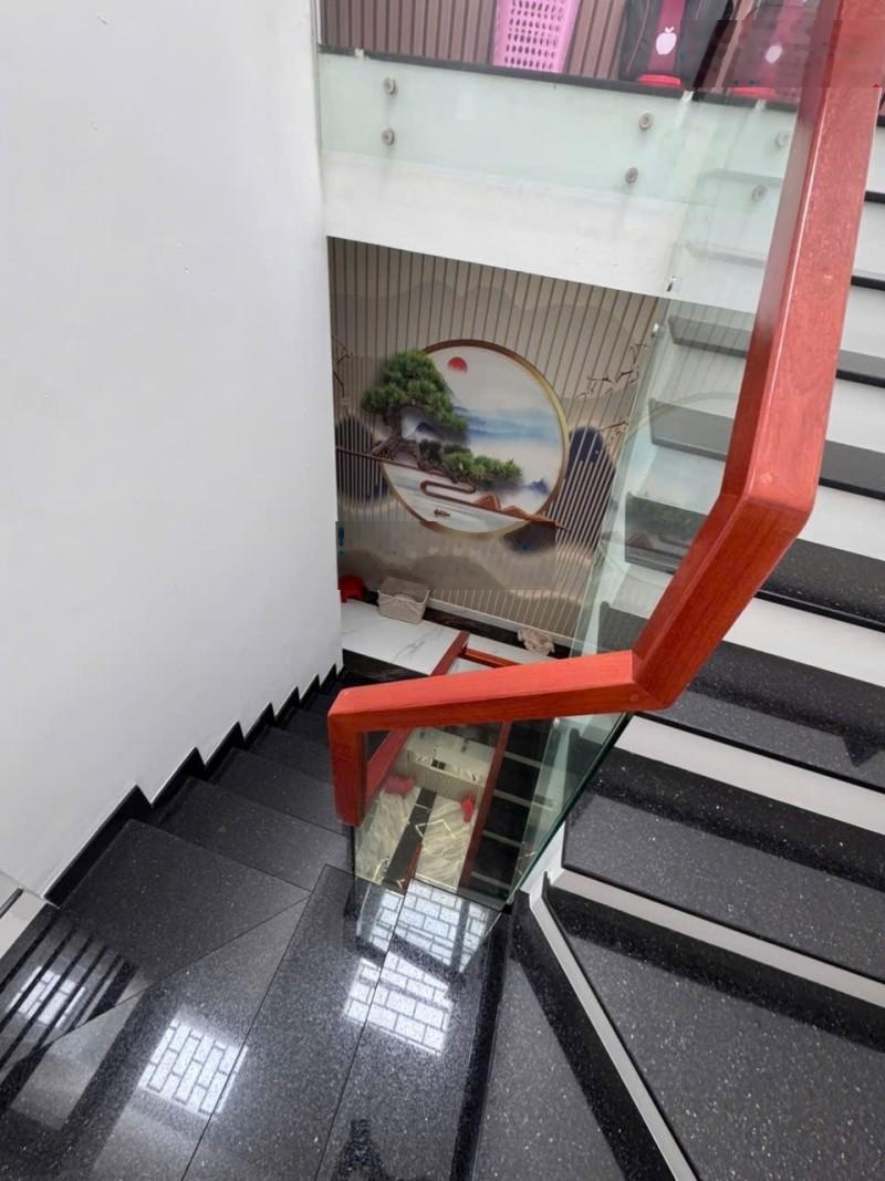 "Hiếm" nhà đẹp 58m2, hẻm xe hơi vào nhà, gần Phạm Văn Đồng