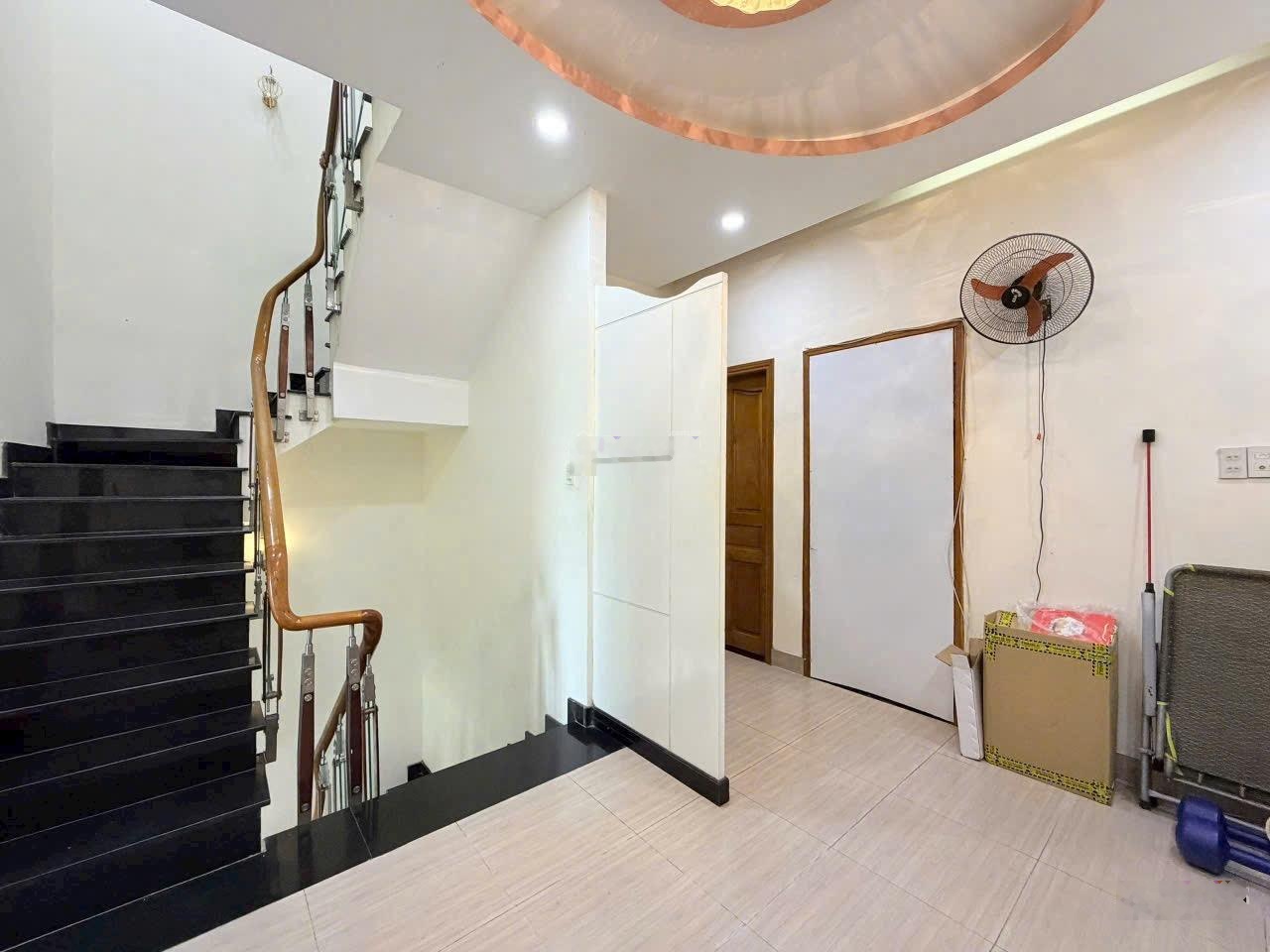 NHÀ PHƯỚC KIỂN SÁT MT LÊ VĂN LƯƠNG Đường 10m, ô tô vào nhà cách MT Lê Văn Lương 20m