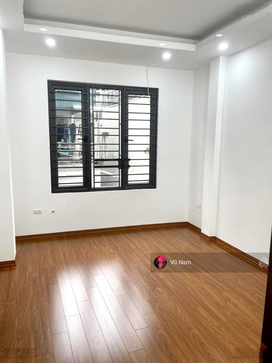 - Bán nhà mới đẹp Xã Đàn, VF3 Đỗ Cửa, Ngõ Nông, Thoáng Sáng, Dân Trí Cao, DT 39m2 Giá : 11.6 tỷ TL