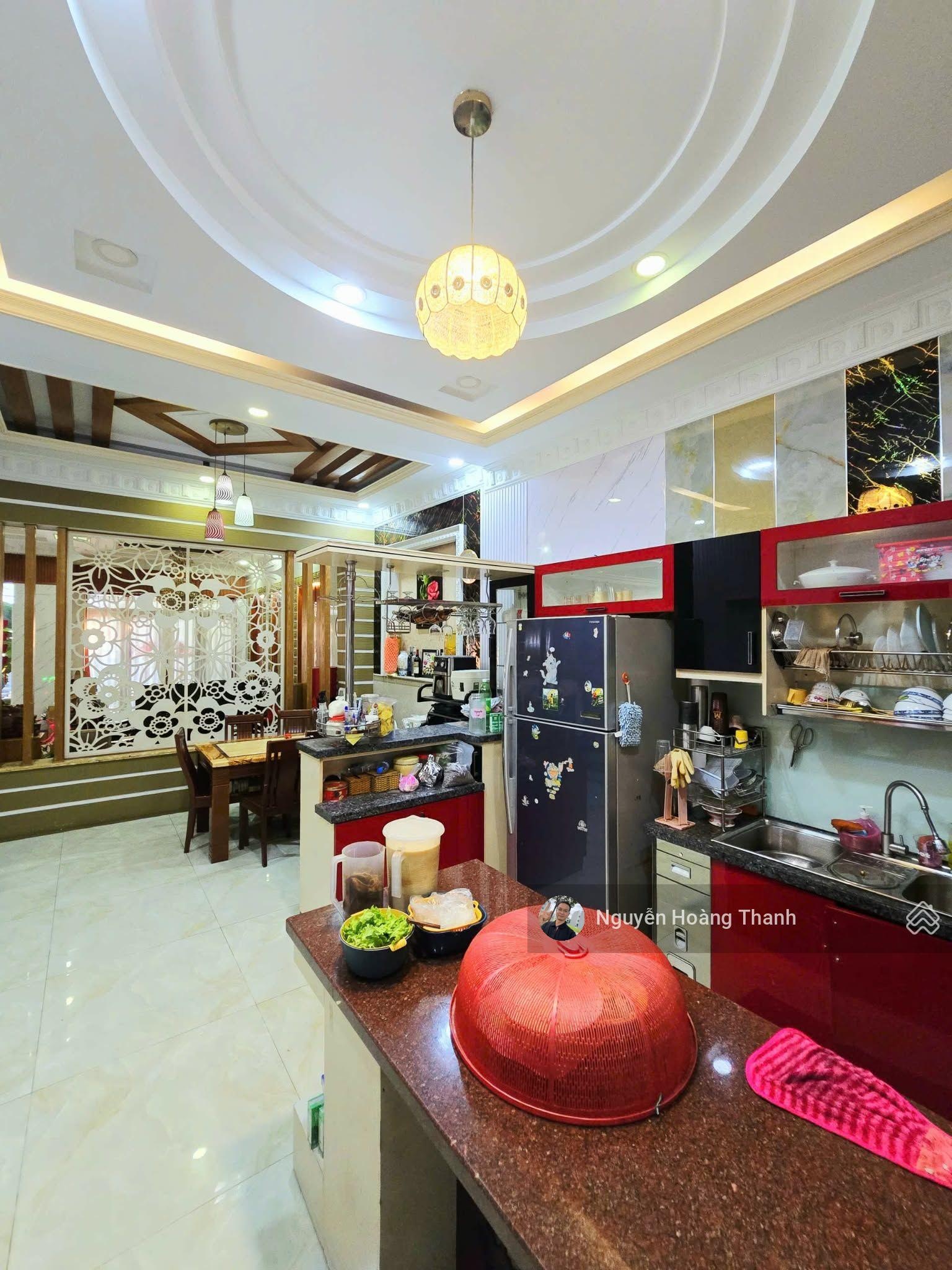 Chính chủ bán biệt thự 2 số- Quận 2 Nguyễn Duy Trinh ô tô ngủ trong nhà.