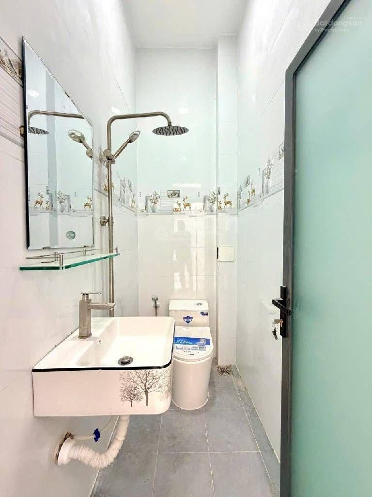 Bán nhà phường tân sơn nhì 4 tầng 4pn giá 6,x tỷ giáp tân bình