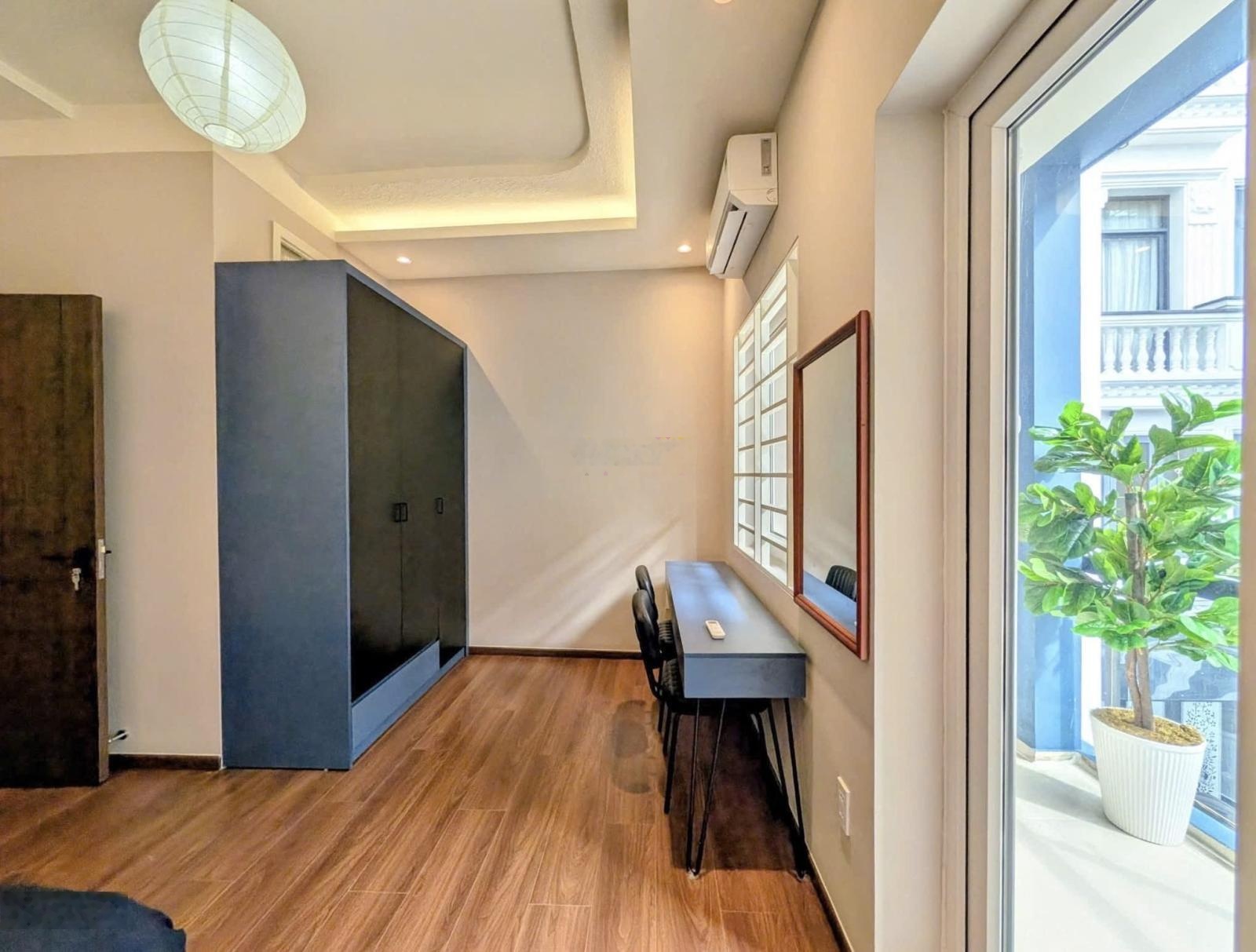 độc lạ Sài Gòn- hẻm xe tải 5m- có gu- 4 tầng lầu -nội thất sịn- quyến rũ- không lộ giới- ko quy hoạ