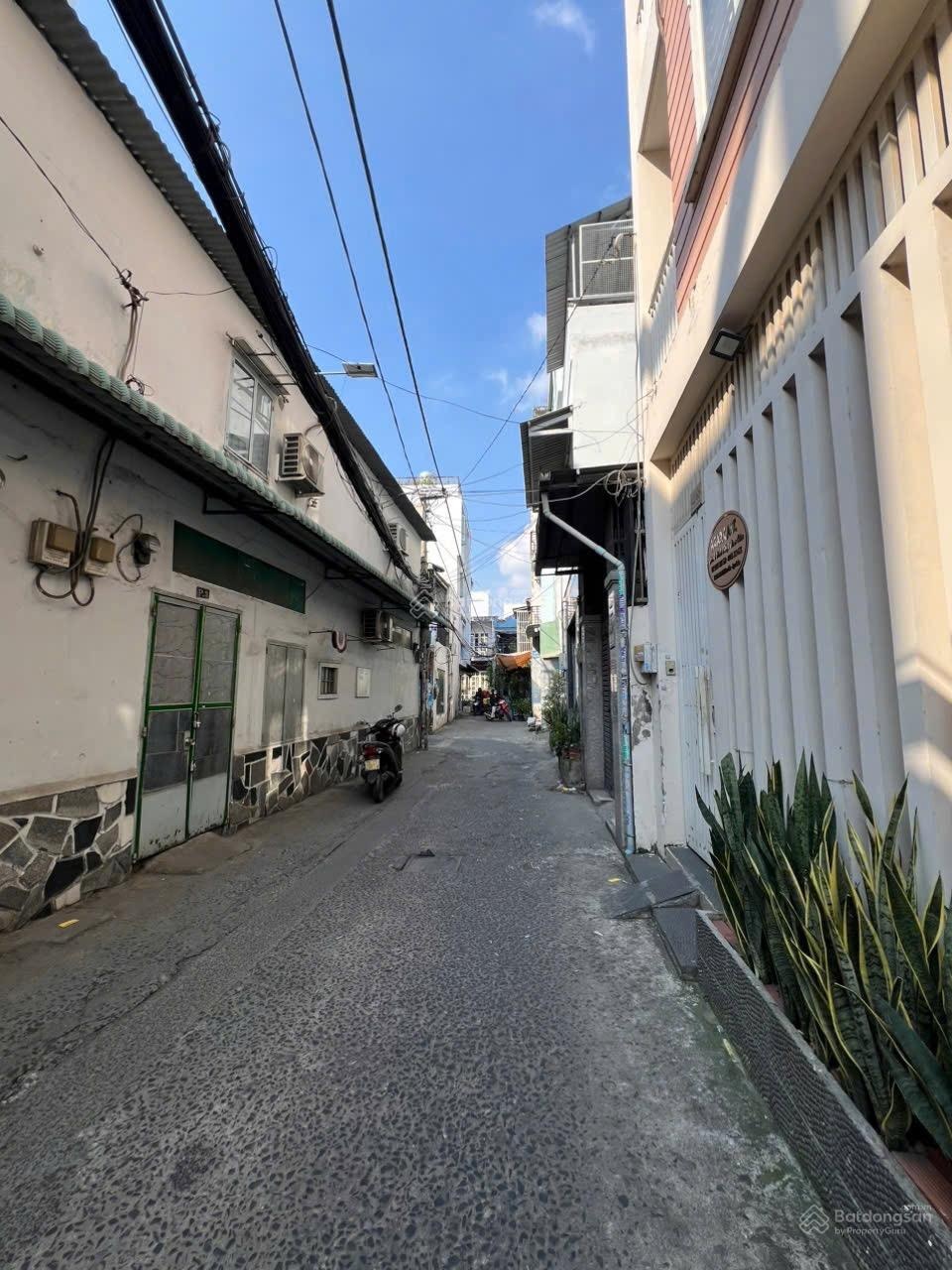 Hẻm xe hơi 3 tầng tân sơn nhì q.tân phú