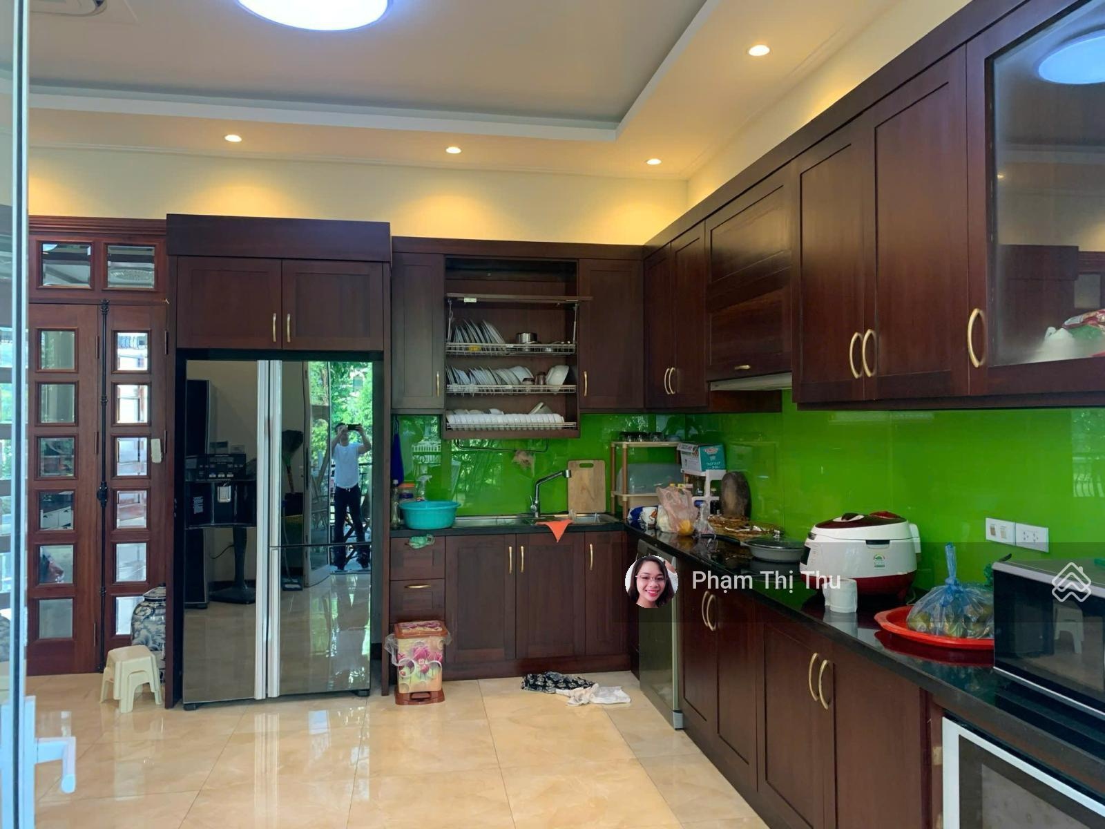 Bán biệt thự VIP KĐT mới Dịch Vọng, Cầu Giấy: 210m2. MT: 15m. 4.5 tầng. Kinh doanh và ở. 105 tỷ Tl