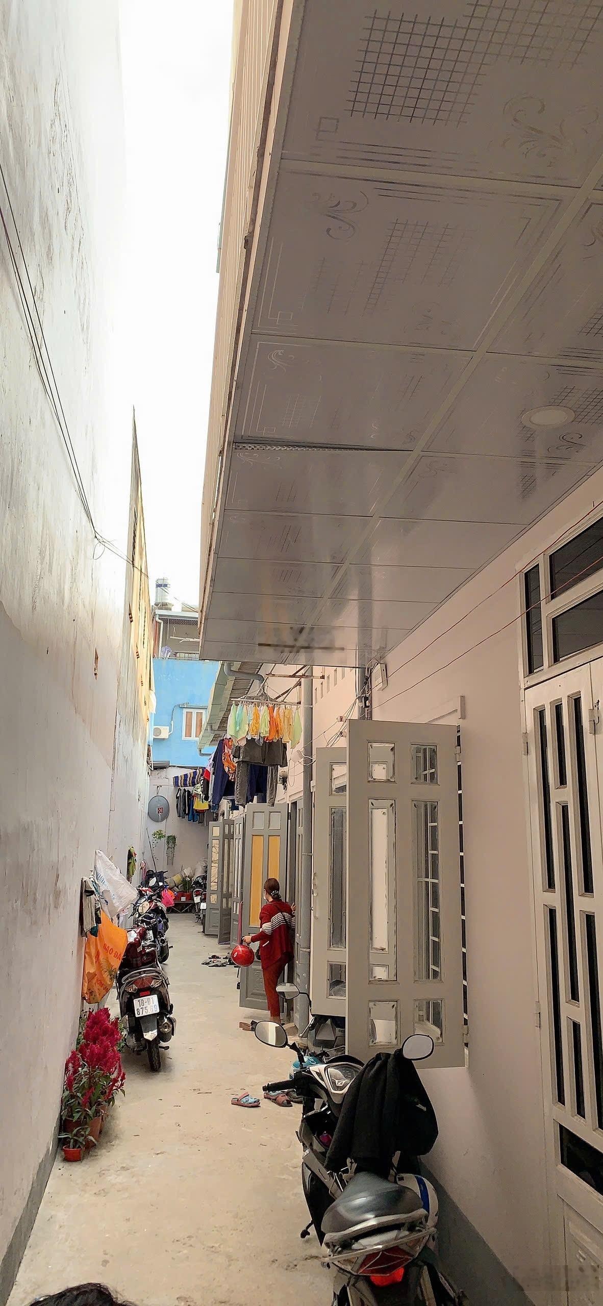 Tôi cần bán mặt tiền DT743C 210m2 ngã tư 550, Bình Hòa