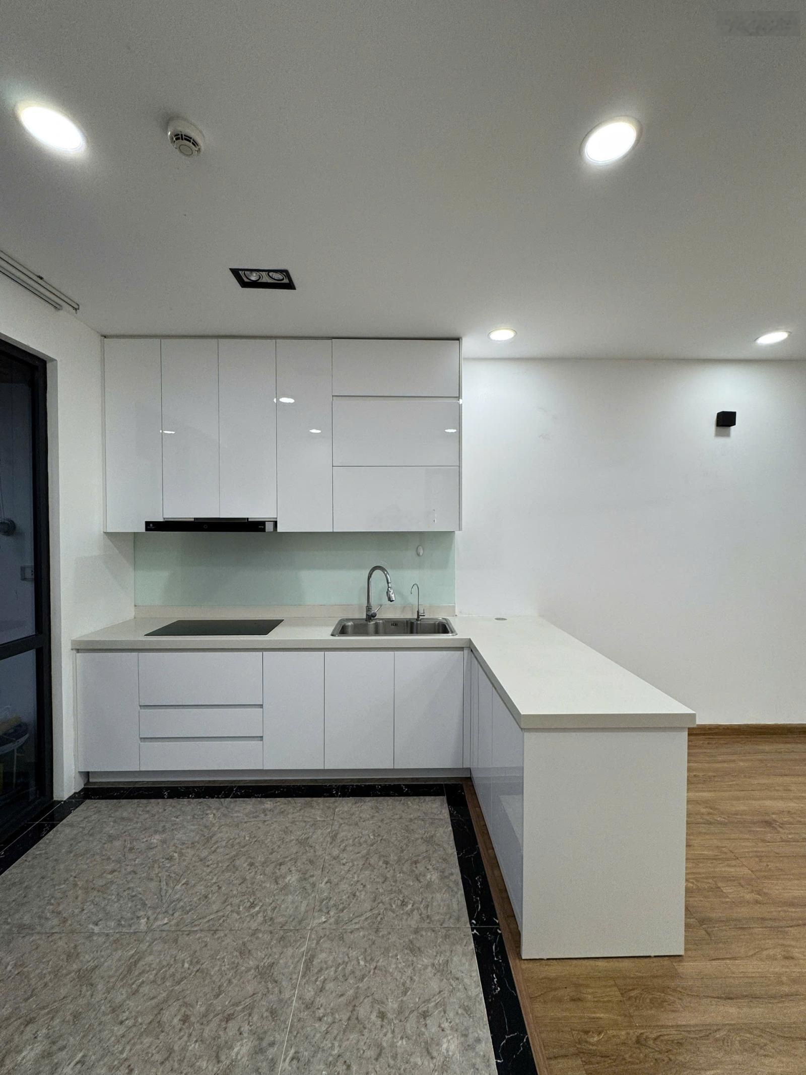 (Hàng cực hiếm). Bán độc quyền căn hộ Iris Garden 2PN, 61m2. Hướng mát. View SVĐ. Giá bán 6 tỷ