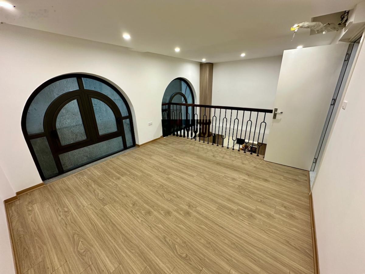 Tìm Đâu Ra ,Phú Thượng : 50m2 x 6 Tầng , Thang Máy, Nhà Mới Full Nội Thất Cao Cấp - Giá : 12.3 tỷ