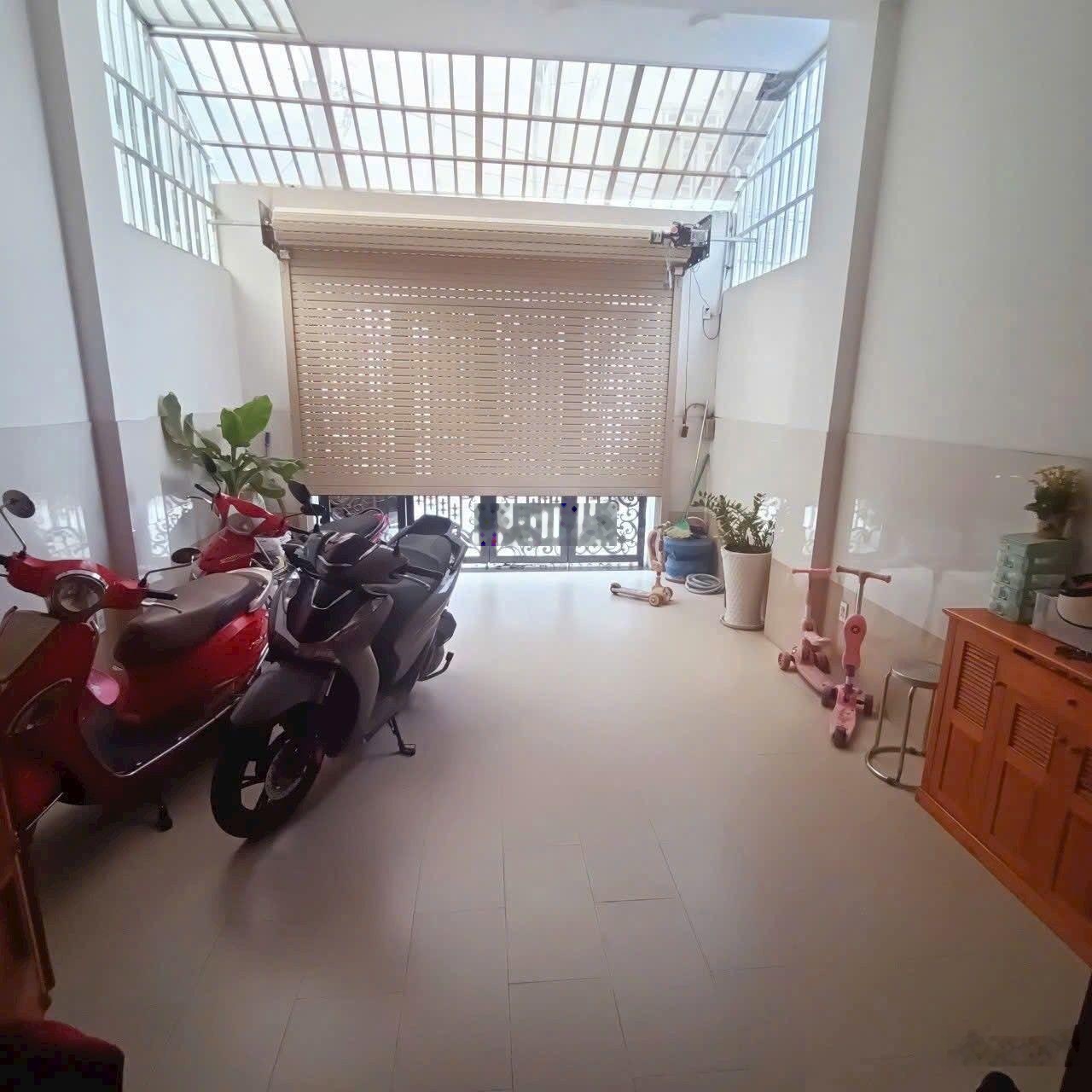 Bán nhà 4 tầng (4,5 x17) đường Số 3 ngay cổng KĐT Vạn Phúc phường Hiệp Bình Thủ Đức