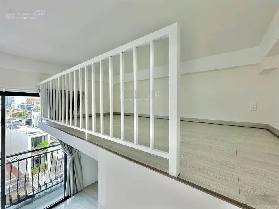 Phòng ban công mới xây ngay Bùi Đình Tuý