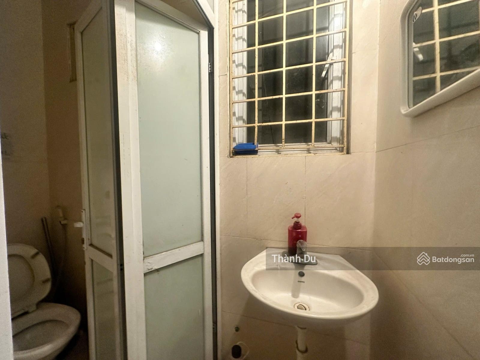 Cho thuê mặt bằng kinh doanh tầng 1, tầng 2 phố Xã Đàn- Đống Đa 110m2 giá 15 tr