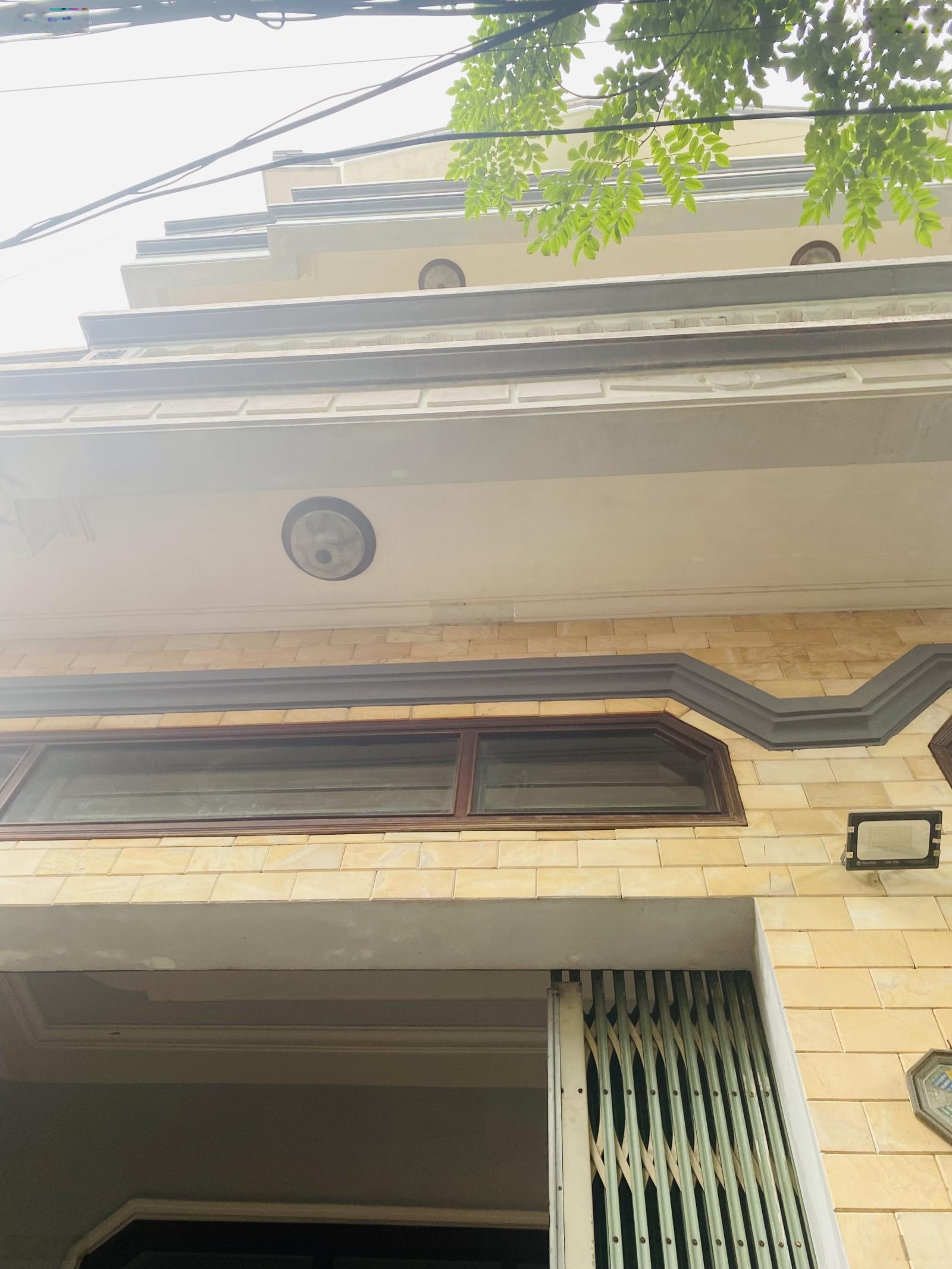 HÀNG MỚI VỀ !!! Ra hàng nhà 3 tầng khu phố đồng kỵ - tp từ sơn Dt 81m mt hơn 6m Ngõ thông thoáng