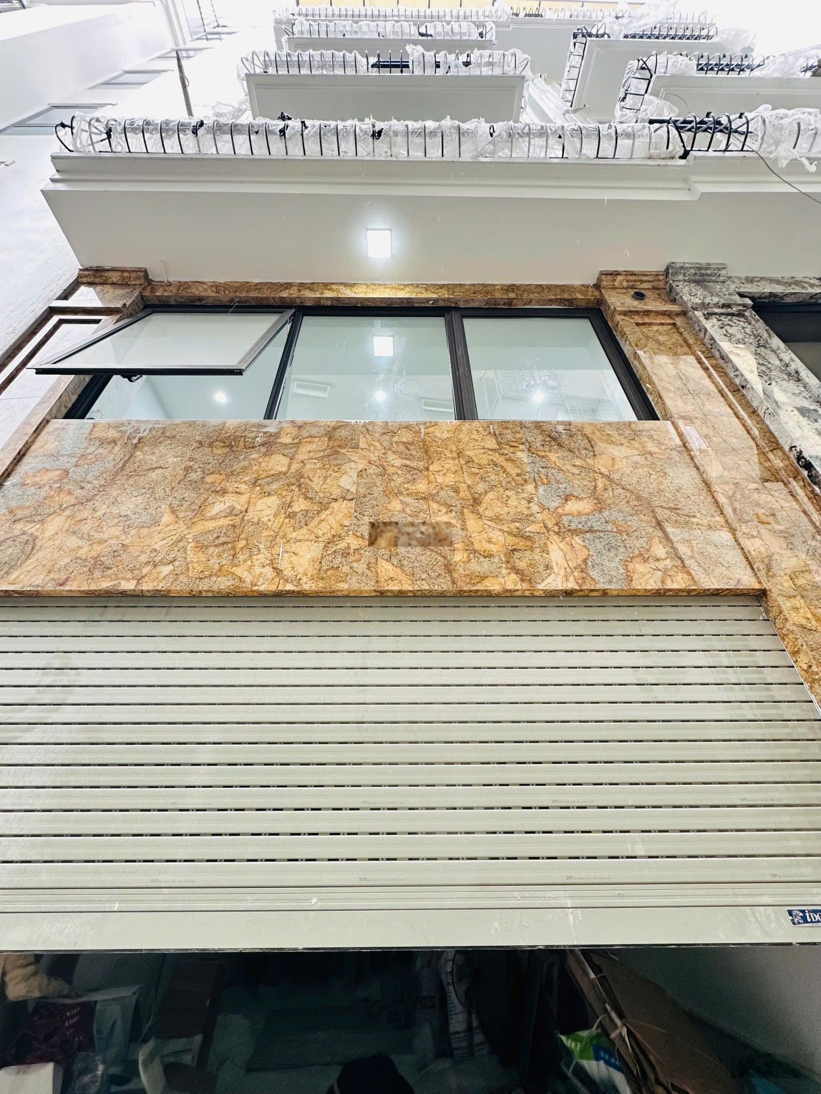 Bán nhà Nguyễn Thị Định,7 tầng thang máy-48m xây mới,ô tô đỗ cửa-gần hồ,về ở ngay-18.x Tỷ