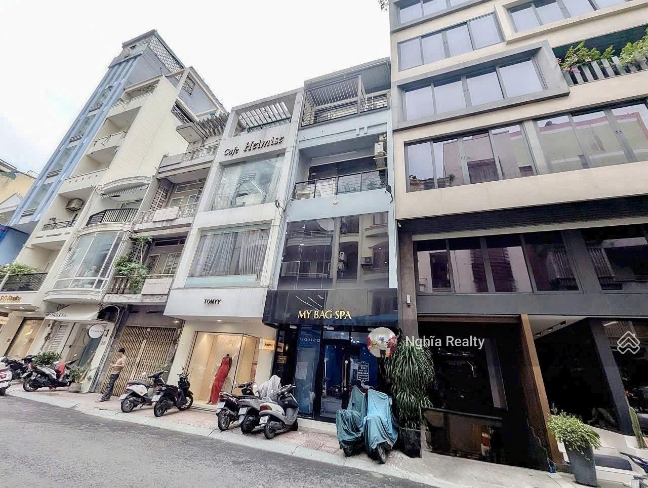 Siêu Rẻ! Bán Nhà Mặt Tiền Khu Phan Xích Long, P.01, Bình Thạnh | DT: 4 x 15m - 4 Tầng, Chỉ 17,7 tỷ