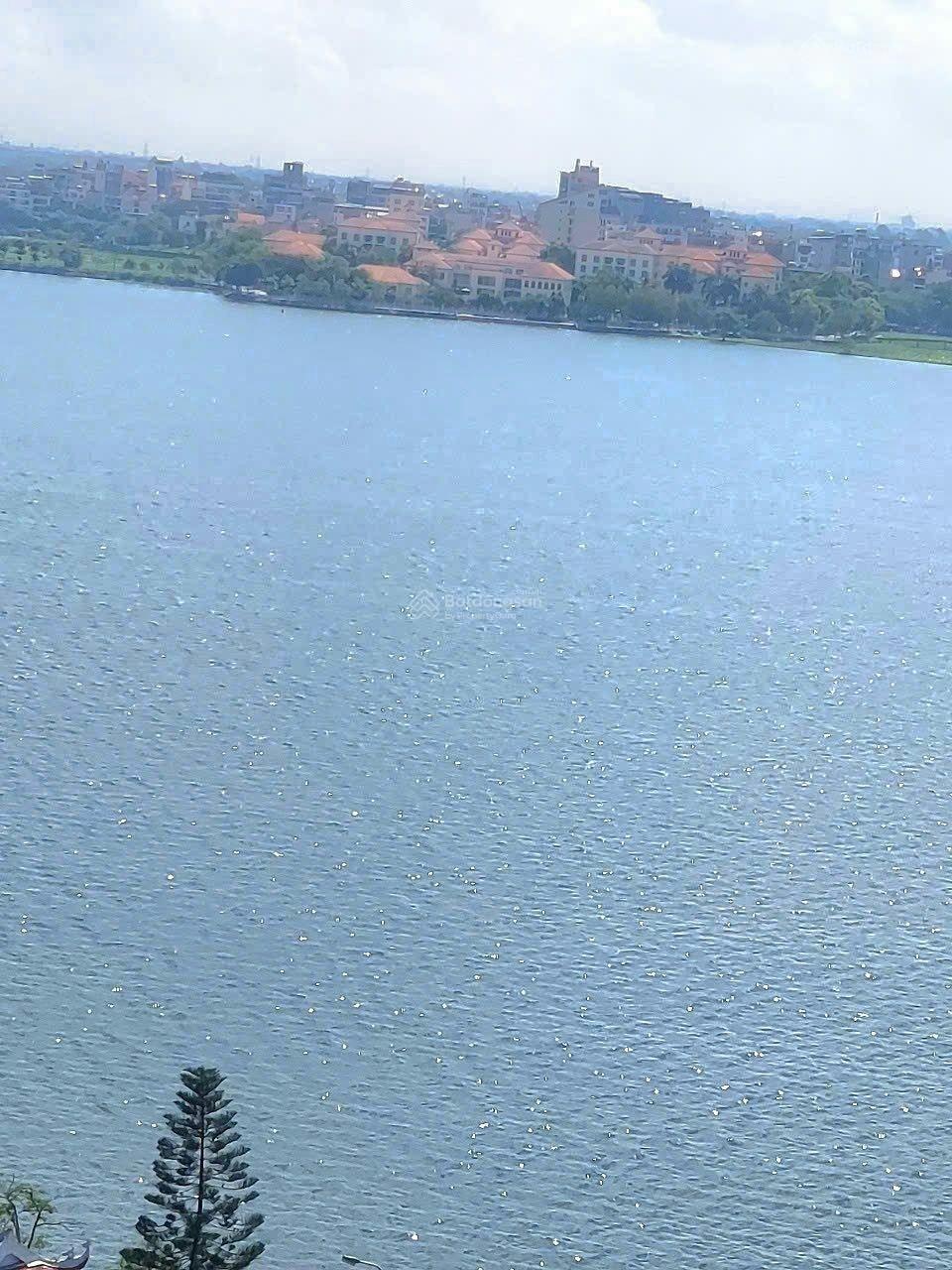 Bán nhà mặt phố Trịnh Công Sơn 135m2, giá: 88 tỷ. Tây Hồ