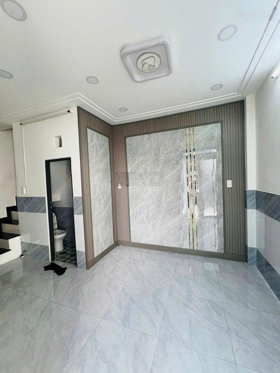 Bán gấp trong Tết nhà riêng 1 sẹc Trần Thị Hè Ngay Chợ Đông Quang 24m2 hẻm thông 3m