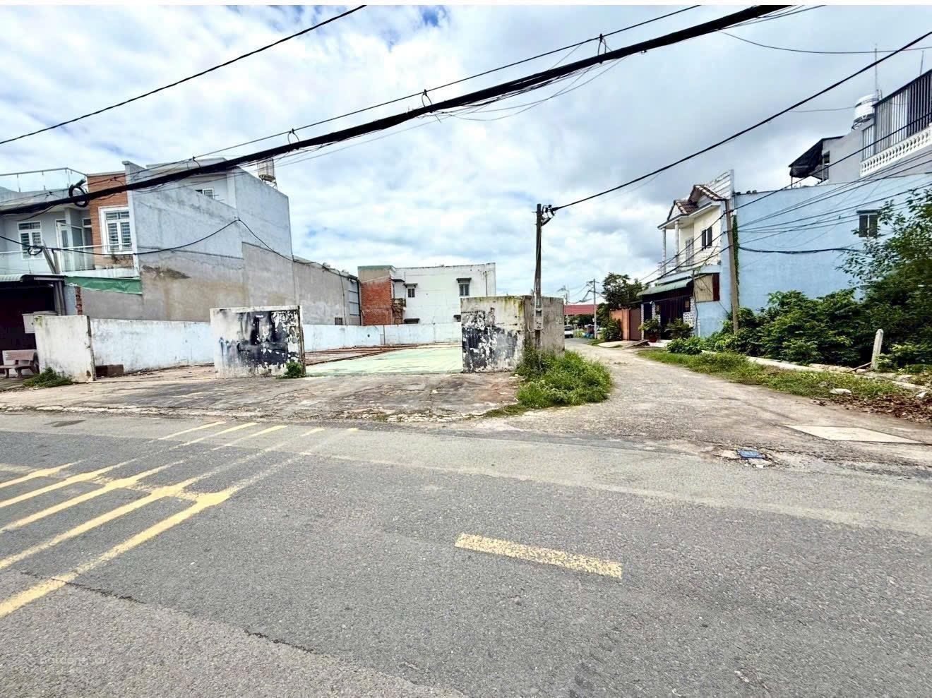 Bán Gấp Lô Góc 2 -9x17m Sổ 165m2 - Mt Đg Trung Đông 7 Gần chợ Thới Tứ