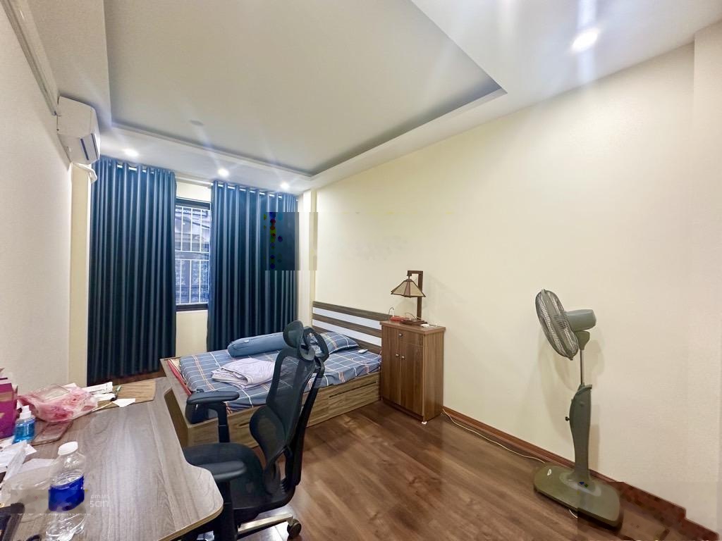 Dân xây 2 thoáng- sát phố- 40m 4 tầng mt4m- 1 nhà đi thông tận 3 phố- thuỵ khuê- ở ngay