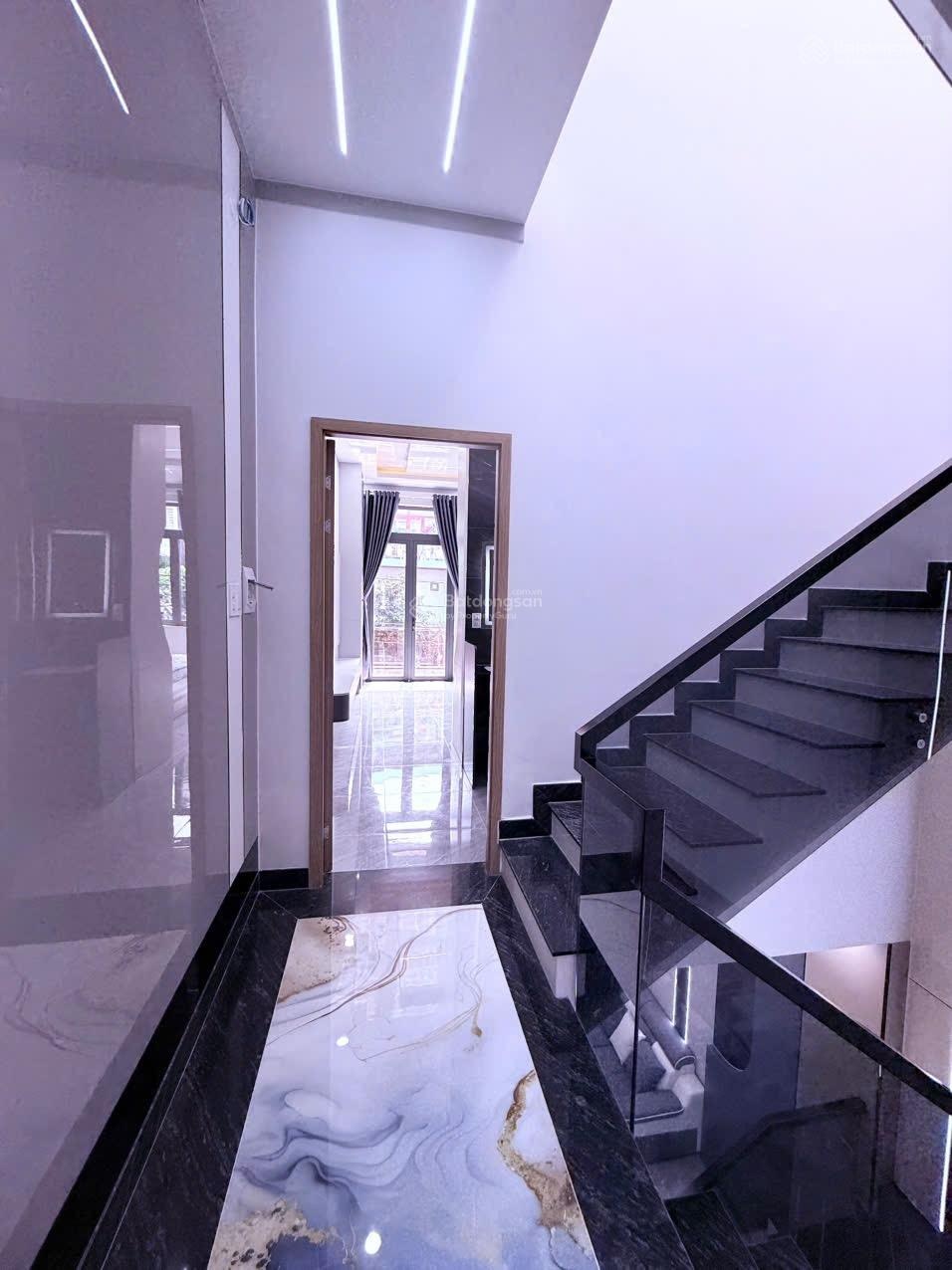 Bán nhà trục chính Kdc Phú Mỹ Hiệp phường Tân Hiệp Hồ Chí Minh nhà mới full nội thất