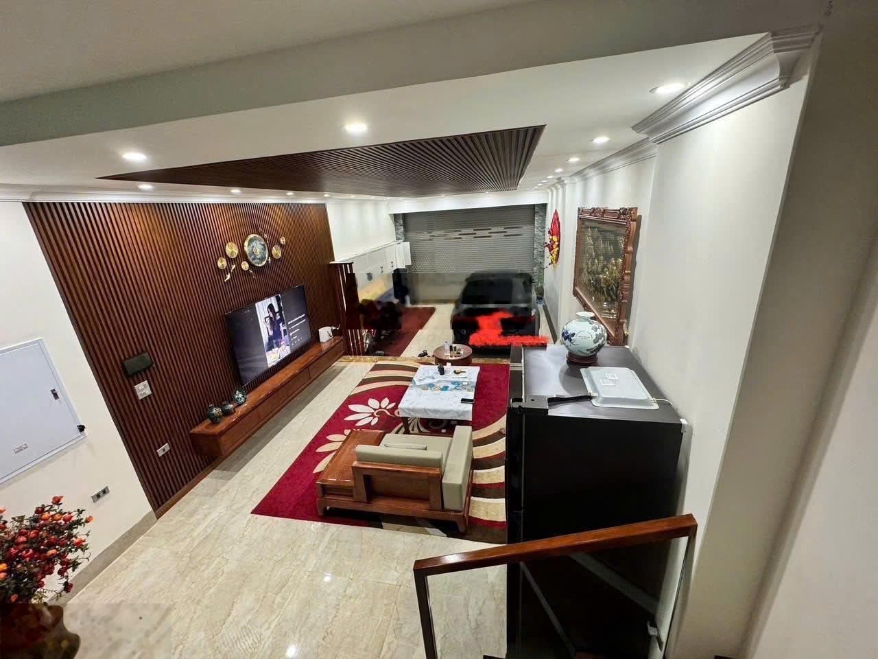 Bán nhà ngõ 3 oto tránh Nguyễn Chí Thanh Chùa Láng. Ngay Hồ. DT 55m2x6 tầng đẹp, mặt tiền 4.7m.