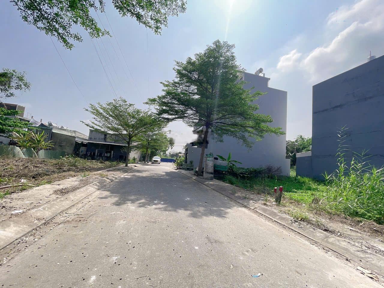 Đất KDC Rạch Tôm Lê Văn Lương, 8x12 xây tự do