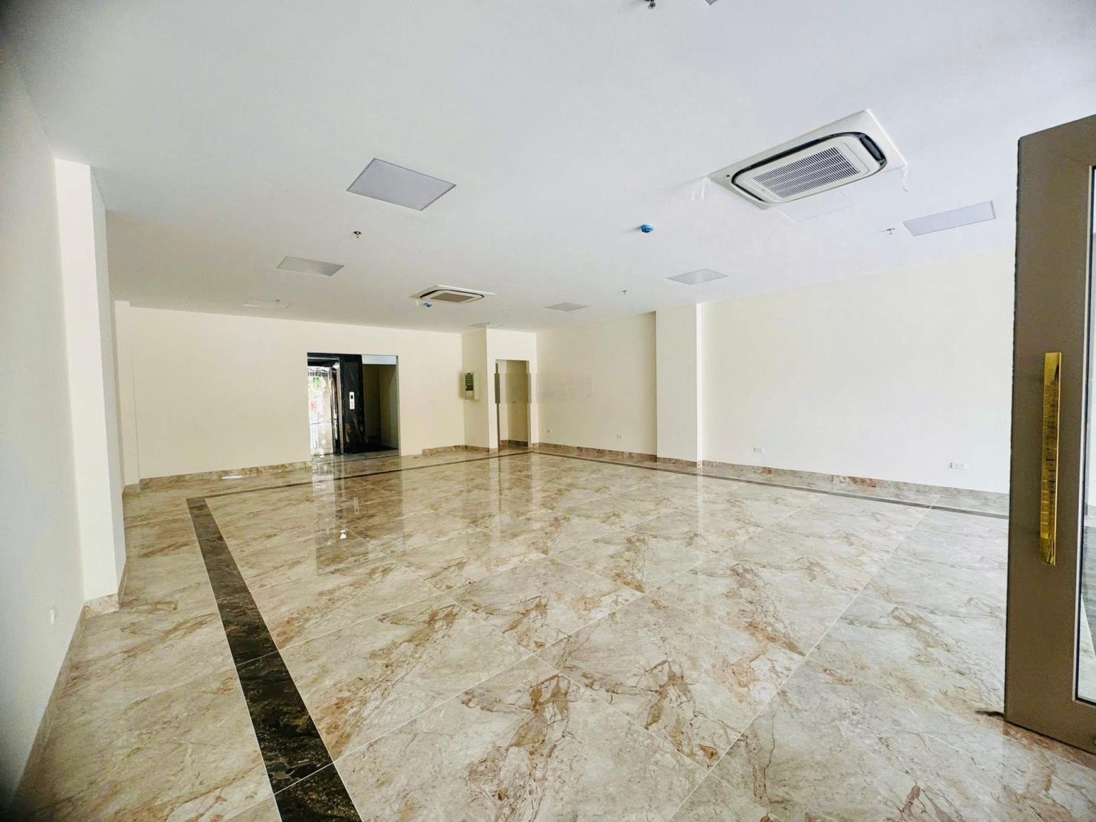 Bán Gấp Toà Văn Phòng Cầu Diễn - Văn Tiến Dũng Vỉa hè ô tô tránh 160m Mt8m Giá chỉ 46,x tỷ