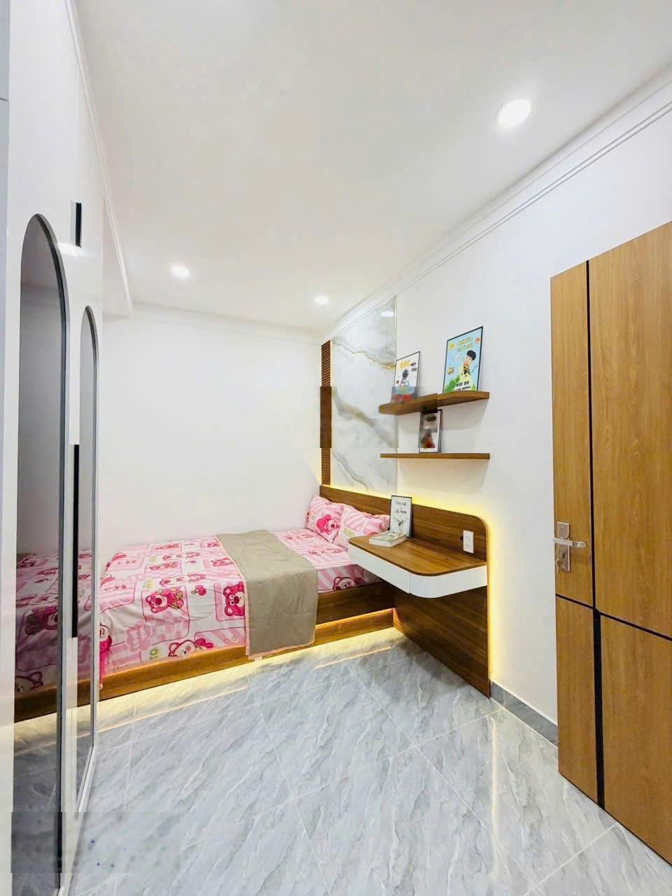 Bán nhà Nằm ngay Thạnh Xuân 22, 1 trệt 2 lầu, full nội thất, giảm ngay 200tr chốt trước tết