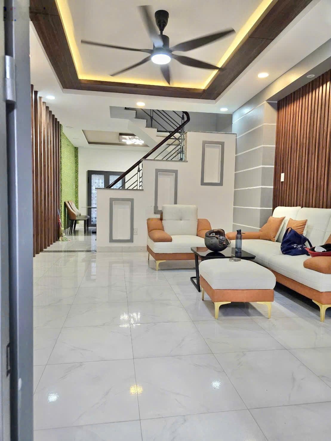 Nhà 1 lầu 2 phòng ngủ có nội thất, đường Số 12 gần chợ Bình Long. LH 0779561865