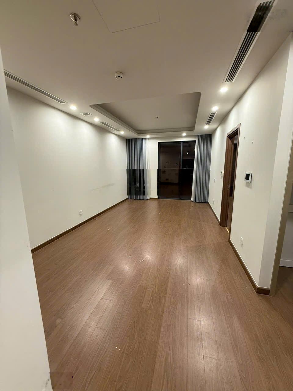 Hiếm cho thuê quỹ căn 2 phòng ngủ không đồ / đồ cơ bản tại dự án the matrix one/ lh 0399502012