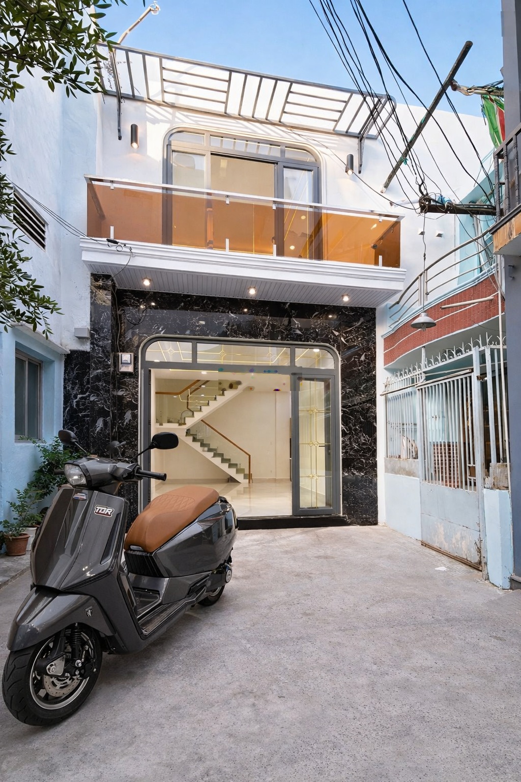 Bán nhà q4 mới đẹp 2 tấm dt khủng 9*8 nở hậu nhà 3pn giá 5 tỉ 9 sổ riêng vị trí 1/ gần mt giáp q1