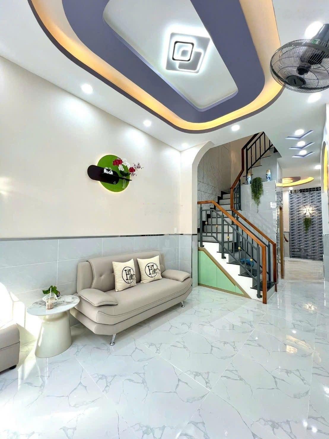 Nhà đẹp Mai Xuân Thưởng Quận 6 gần Hậu Giang.DT: 3.1mX13.5m. 3 Tầng. Chỉ 5.8 Tỷ còn TL.